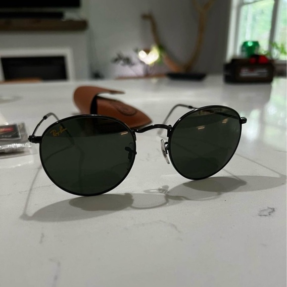 RayBan Sunglasses - Picture 4 of 4